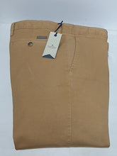 Cargar imagen en el visor de la galería, Pantalon Tannery Sin Pinza Gabardina Elastizada
